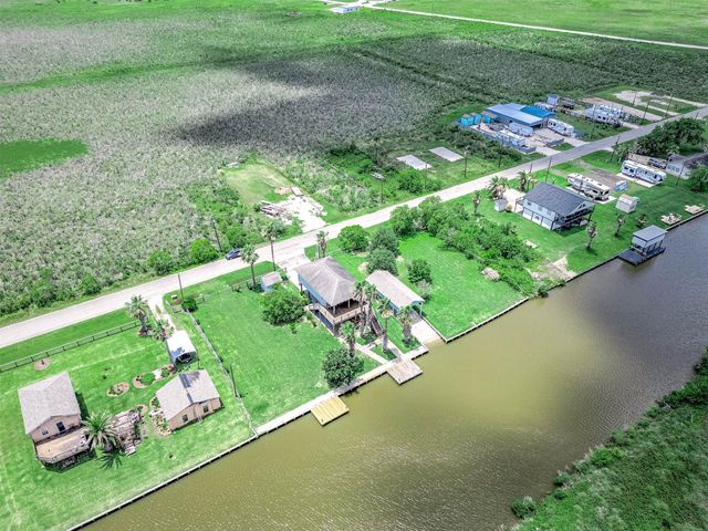 171 Cr 299, Sargent, TX 77414