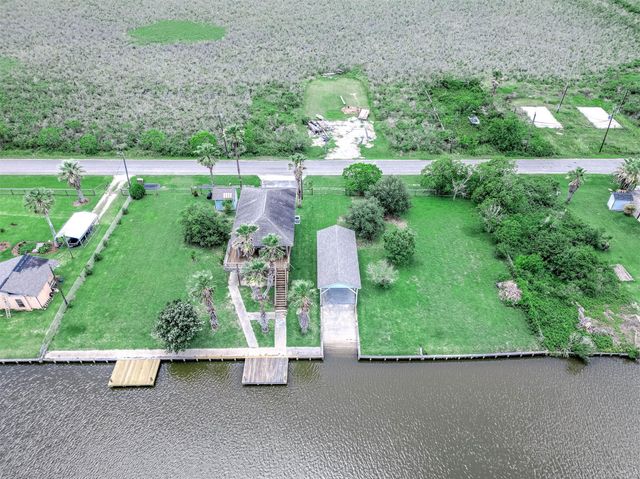 171 Cr 299, Sargent, TX 77414