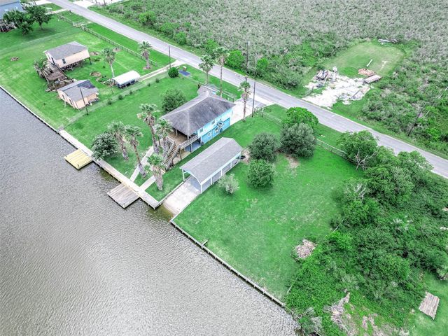 171 Cr 299, Sargent, TX 77414