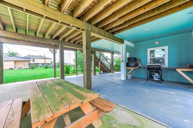 171 Cr 299, Sargent, TX 77414