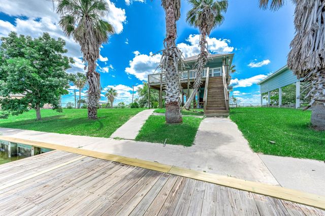 171 Cr 299, Sargent, TX 77414