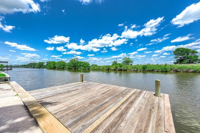 171 Cr 299, Sargent, TX 77414