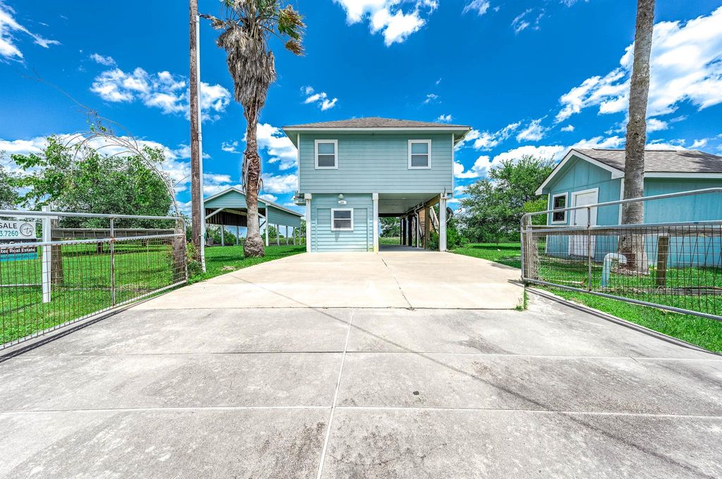 171 Cr 299, Sargent, TX 77414