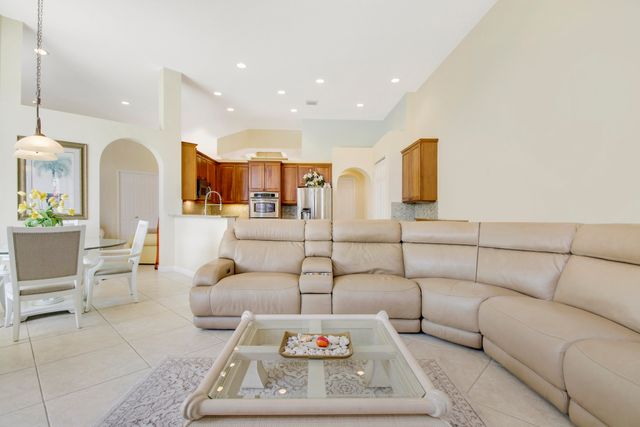 660 SW Yacht Basin Way, Stuart, FL 34997