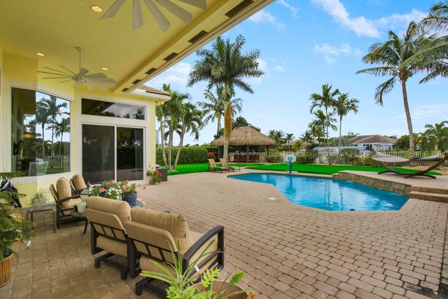 660 SW Yacht Basin Way, Stuart, FL 34997