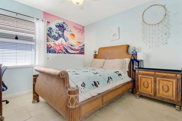 660 SW Yacht Basin Way, Stuart, FL 34997