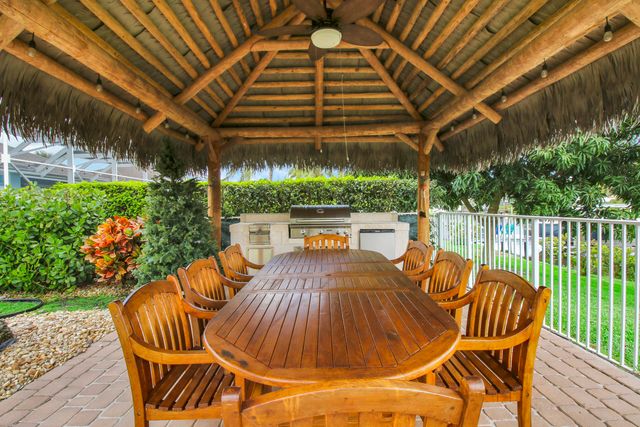 660 SW Yacht Basin Way, Stuart, FL 34997