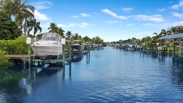 660 SW Yacht Basin Way, Stuart, FL 34997