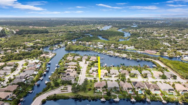 660 SW Yacht Basin Way, Stuart, FL 34997