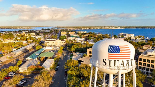 660 SW Yacht Basin Way, Stuart, FL 34997