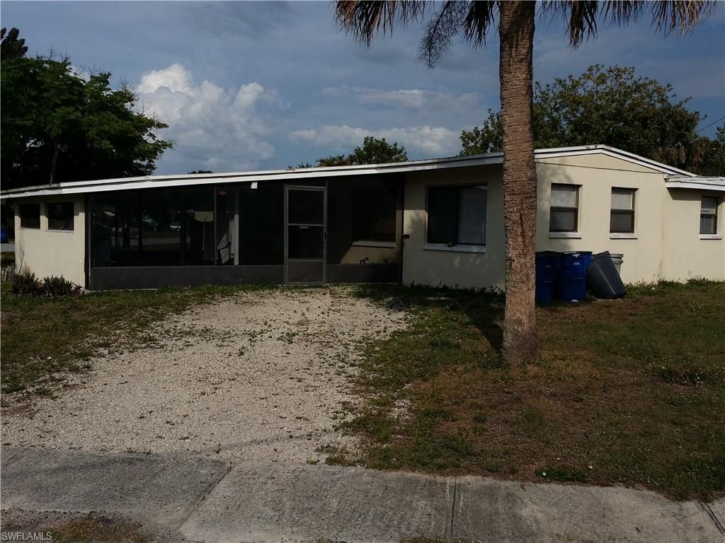 950 Lakeview DR, NORTH FORT MYERS, FL 33903 — exterior