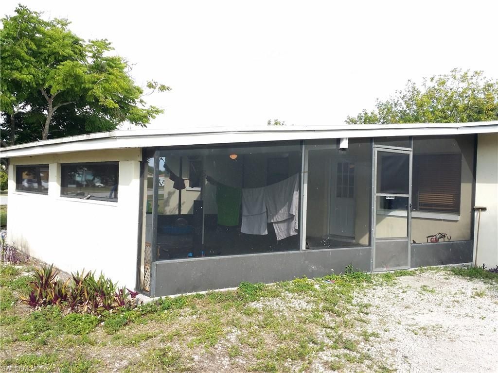 950 Lakeview DR, NORTH FORT MYERS, FL 33903 — photo 2