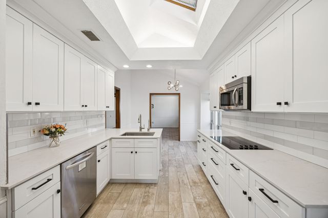 902 Windsong Trail, Richardson, TX 75081