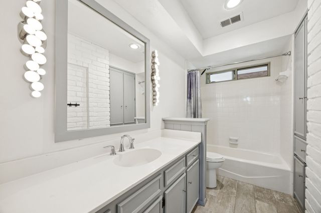 902 Windsong Trail, Richardson, TX 75081