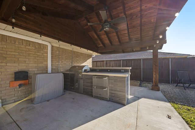 902 Windsong Trail, Richardson, TX 75081