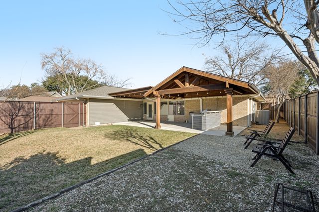 902 Windsong Trail, Richardson, TX 75081