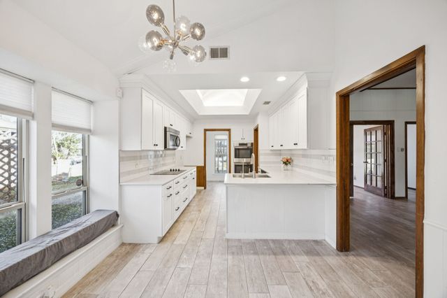 902 Windsong Trail, Richardson, TX 75081