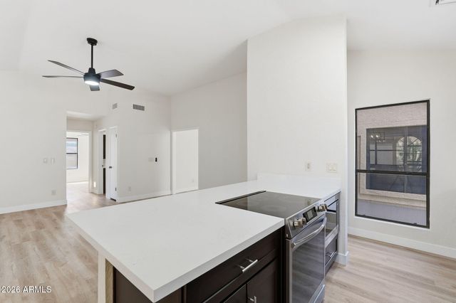 7113 W JULIE Drive, Glendale, AZ 85308