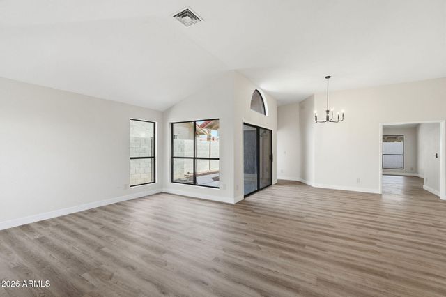 7113 W JULIE Drive, Glendale, AZ 85308