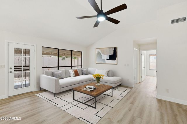 7113 W JULIE Drive, Glendale, AZ 85308