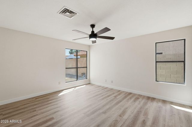 7113 W JULIE Drive, Glendale, AZ 85308