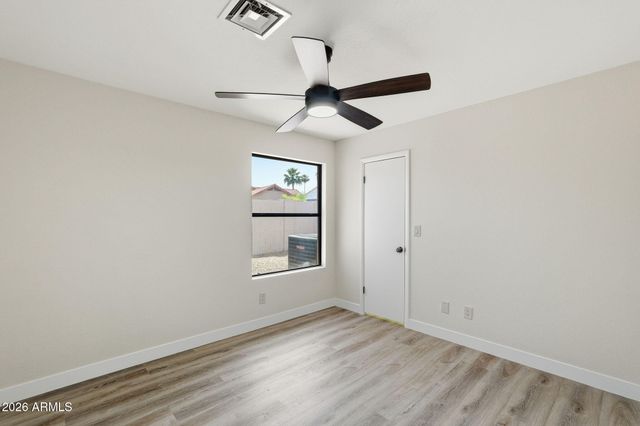 7113 W JULIE Drive, Glendale, AZ 85308