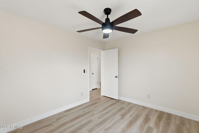 7113 W JULIE Drive, Glendale, AZ 85308