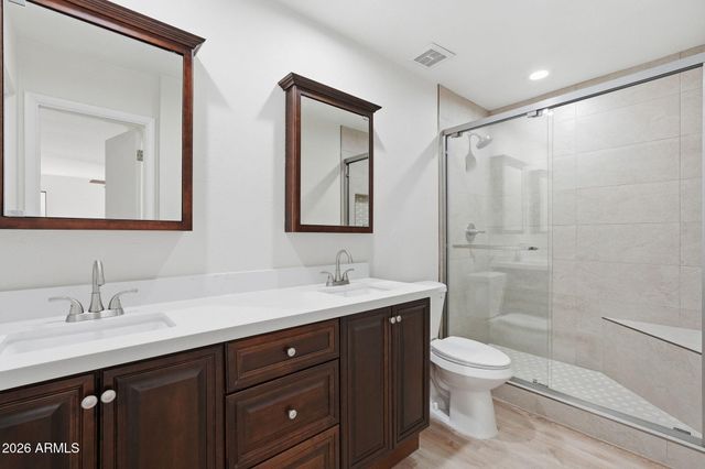 7113 W JULIE Drive, Glendale, AZ 85308