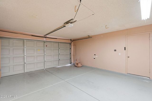 7113 W JULIE Drive, Glendale, AZ 85308