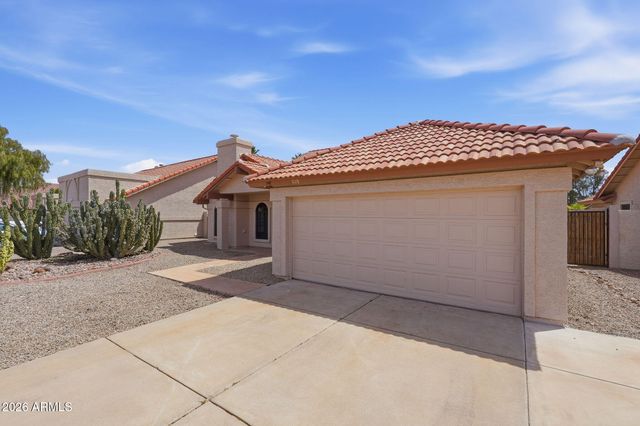 7113 W JULIE Drive, Glendale, AZ 85308