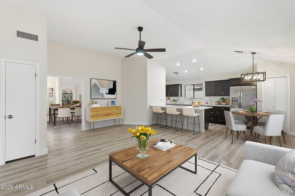 7113 W JULIE Drive, Glendale, AZ 85308