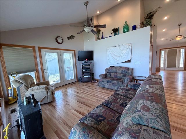 25831 621 Road, Grove, OK 74344