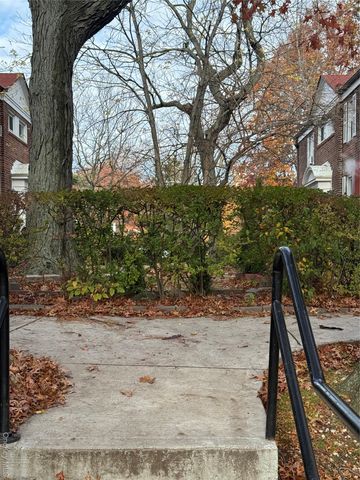 150 Grand Central Parkway 100GA, Jamaica, NY 11432