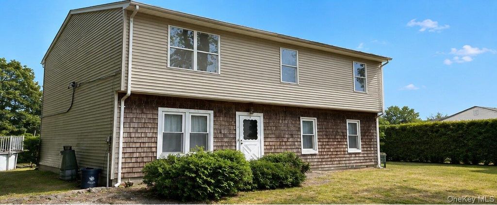 7 Gaynor Road, Centereach, NY 11720