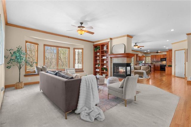 4203 SE Willow Ridge Court, Blue Springs, MO 64014