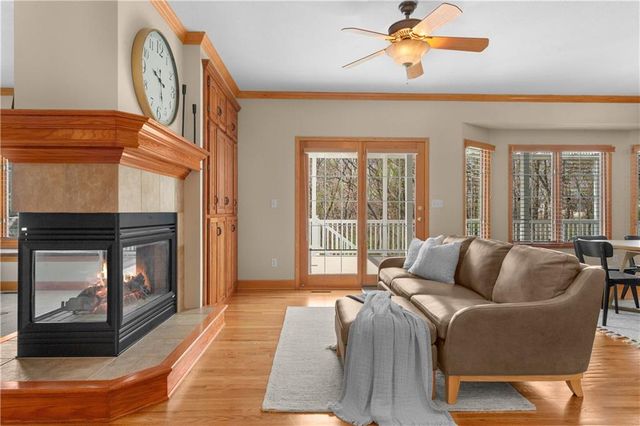 4203 SE Willow Ridge Court, Blue Springs, MO 64014