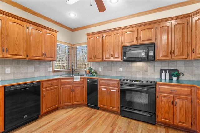 4203 SE Willow Ridge Court, Blue Springs, MO 64014