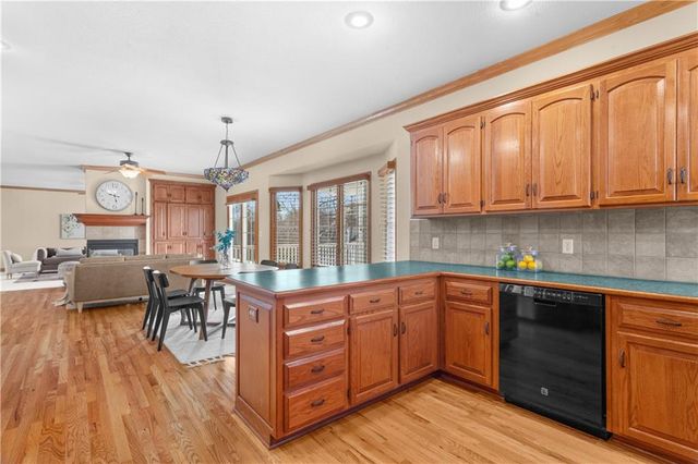 4203 SE Willow Ridge Court, Blue Springs, MO 64014