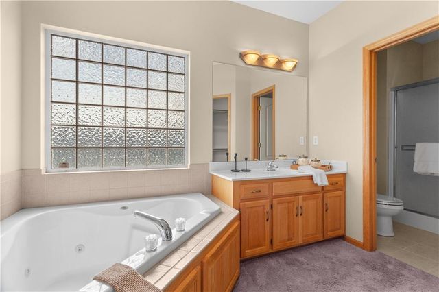 4203 SE Willow Ridge Court, Blue Springs, MO 64014