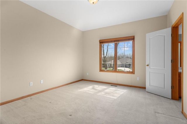4203 SE Willow Ridge Court, Blue Springs, MO 64014