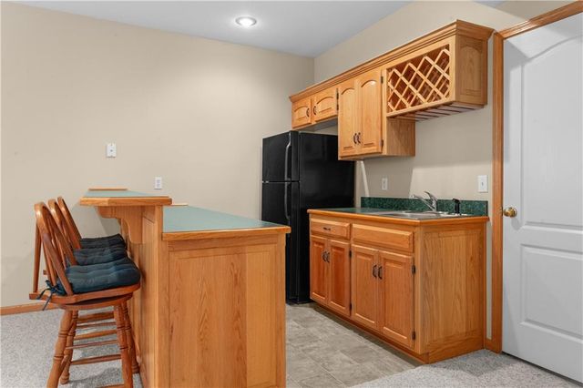 4203 SE Willow Ridge Court, Blue Springs, MO 64014