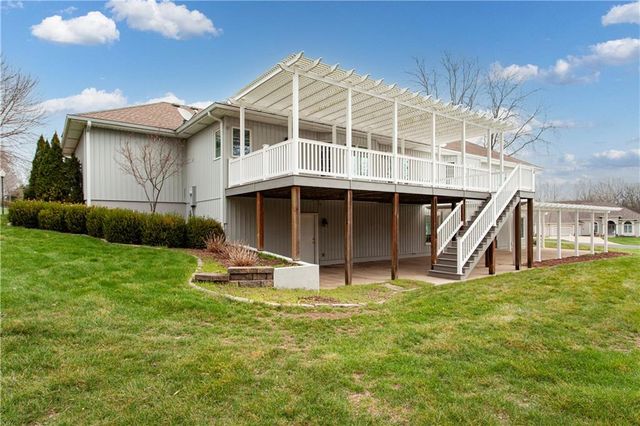 4203 SE Willow Ridge Court, Blue Springs, MO 64014