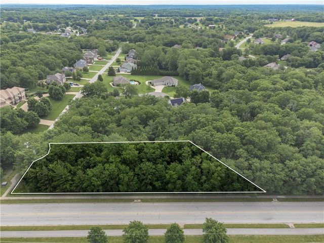 4203 SE Willow Ridge Court, Blue Springs, MO 64014