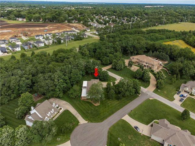 4203 SE Willow Ridge Court, Blue Springs, MO 64014