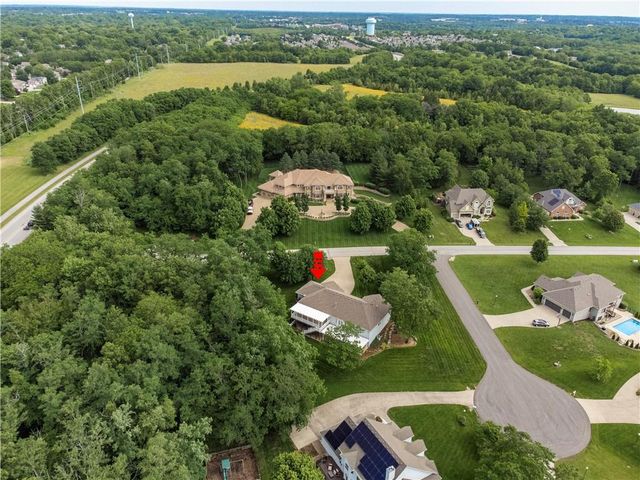 4203 SE Willow Ridge Court, Blue Springs, MO 64014