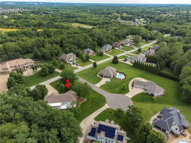 4203 SE Willow Ridge Court, Blue Springs, MO 64014