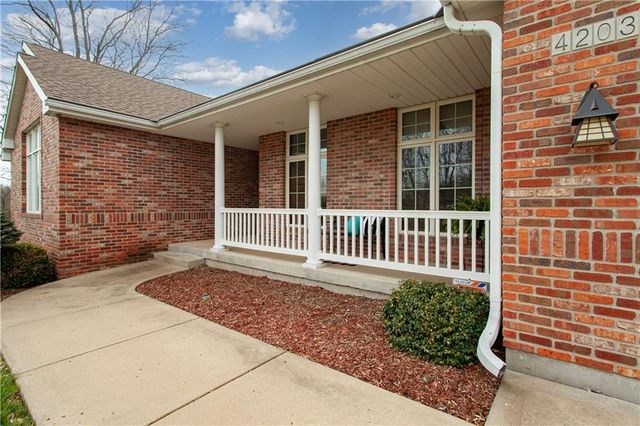 4203 SE Willow Ridge Court, Blue Springs, MO 64014