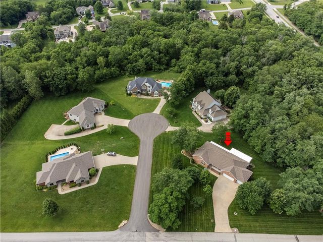 4203 SE Willow Ridge Court, Blue Springs, MO 64014