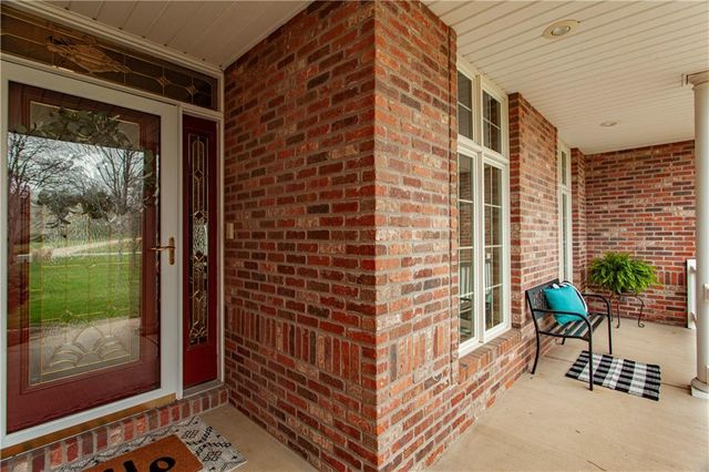 4203 SE Willow Ridge Court, Blue Springs, MO 64014