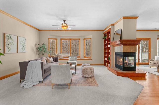 4203 SE Willow Ridge Court, Blue Springs, MO 64014